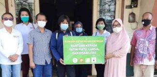 Forwatan dan Asosiasi Hilir Sawit Salurkan Bantuan Kepada Dhuafa