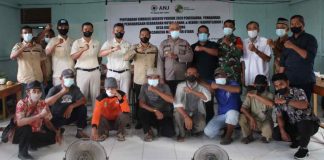 KAL SERAHKAN BANTUAN SEBESAR 580 JUTA UNTUK CEGAH KARHUTLABUN Ke KOPERASI DI KUALA SATONG, KALBAR