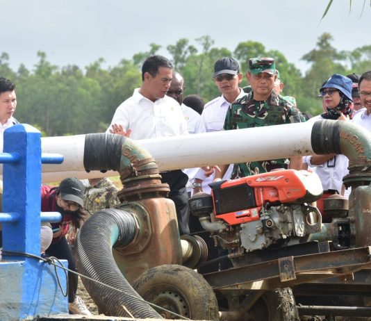 Cegah Lahan Pertanian Terdampak Karhutla, Mentan Amran Kirim 200 Pompa Menteri Pertanian (Mentan), Andi Amran Sulaiman