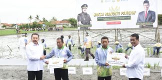 Mentan Amran dan Kejagung Tanam Padi di Lahan Sitaan