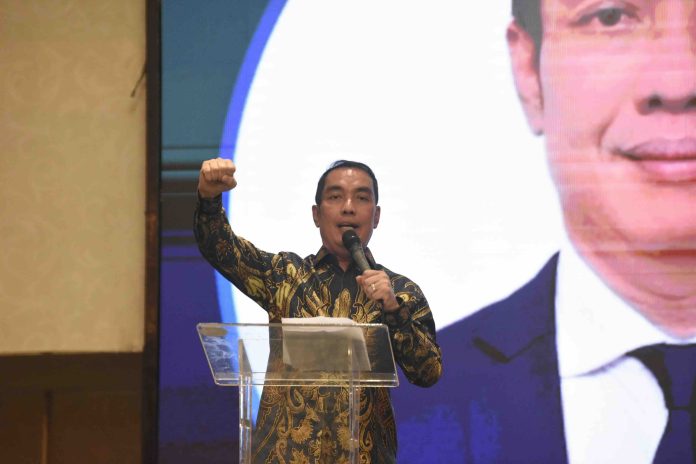 Wakil Ketua Komisi XI DPR RI Fauzi H. Amro memberikan apresiasi kepada Mentan Andi Amran Sulaiman atas capaian produksi beras tertinggi dalam tujuh tahun terakhir.