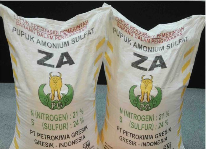 Menteri Pertanian (Mentan), Andi Amran Sulaiman umumkan Pupuk Za subsidi tersedia untuk petani tebu.