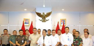 Satu Tahun Prabowo-Gibran, Amran Turunkan Harga Pupuk Subsidi