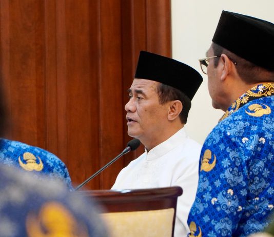 Mentan Amran Pimpin Rapat Darurat Percepatan Bantuan Pangan di Aceh, Sumut, dan Sumbar