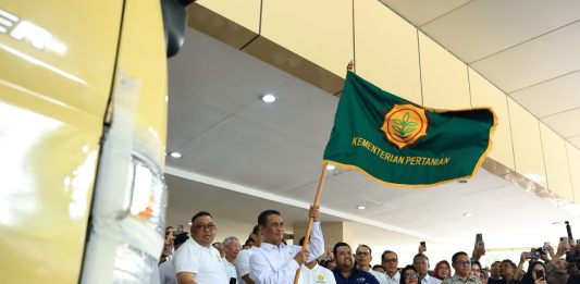Mentan Amran Kirim Lagi 153 Truk Bantuan Banjir Sumatra