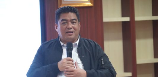 Dirjen Perkebunan, Abdul Roni Angkat.