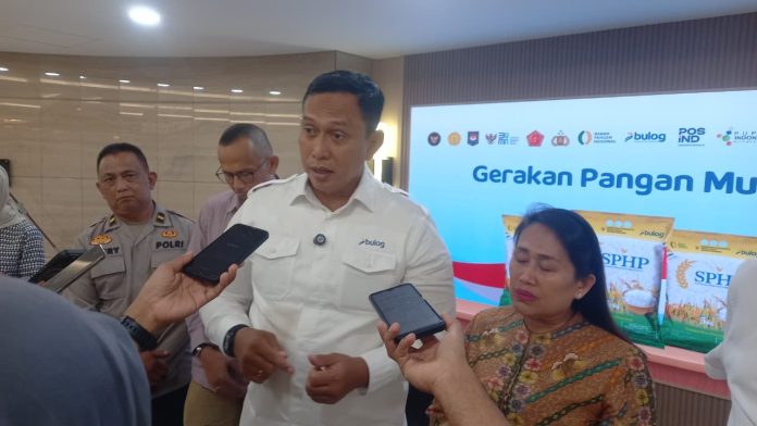 Direktur Utama Perum BULOG Letjen TNI (Purn) Ahmad Rizal Ramdhani.