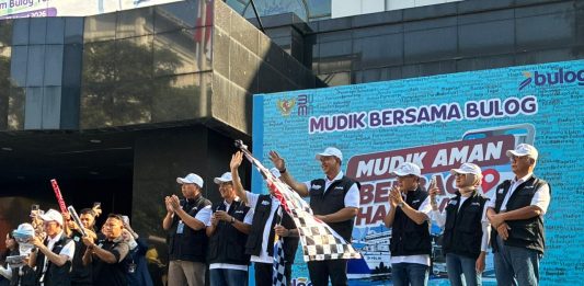 Direktur Utama BULOG, Letjen TNI (Purn) Ahmad Rizal Ramdhani