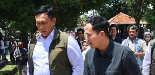 Kepala Divisi Hubungan Masyarakat Perum Bulog, Tomi Wijaya