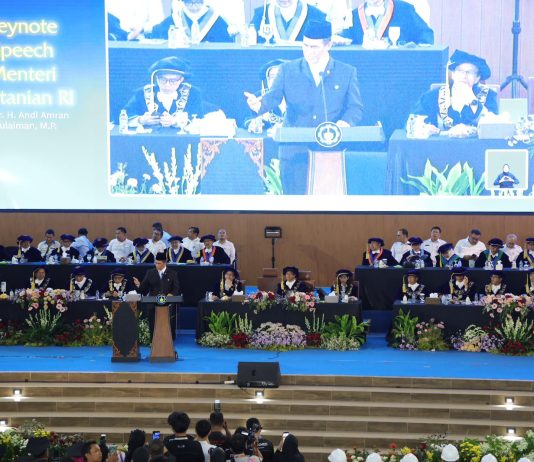 Mentan Amran: Insyaallah 1 Juli 2026 Kita Setop Impor Solar Menteri Pertanian (Mentan), Andi Amran Sulaiman.
