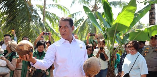 Mentan Amran Ungkap Dugaan Penyimpangan Proyek Hilirisasi Kelapa Rp 3,3 Miliar Menteri Pertanian (Mentan), Andi Amran Sulaiman