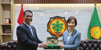 Mentan Amran Jajaki Ekspor 10 Ribu Ton Beras ke Singapura Menteri Pertanian (Mentan), Andi Amran Sulaiman