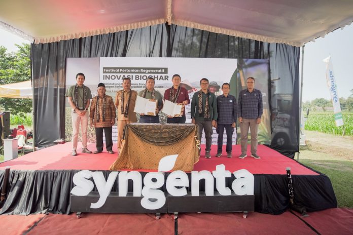syngenta_TerraBaru Presiden Direktur Syngenta Indonesia, Eryanto dan CEO TerraBaru, Bruno Wauters