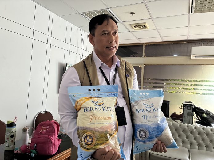 Direktur Utama Perum Bulog Ahmad Rizal Ramdhani