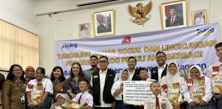 Hari Anak Nasional, Bulog Salurkan 500 Paket Beras bagi Siswa Penyandang Disabilitas Wakil Direktur Utama Perum Bulog, Marga Taufiq
