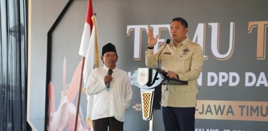 Wamentan Sudaryono Respons Keluhan Peternak, Pemerintah Siapkan Mekanisme Stabilkan Harga Telur Wakil Menteri Pertanian (Wamentan) sekaligus Ketua Umum Himpunan Kerukunan Tani Indonesia (HKTI), Sudaryono