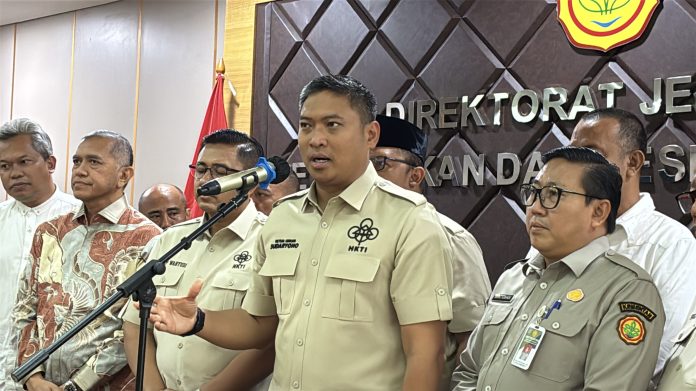 wamentan-sudaryono-harga-ayam Wakil Menteri Pertanian sekaligus Ketua Dewan Pimpinan Nasional (DPN) HKTI, Sudaryono