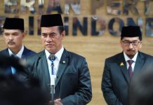 Kepala Bapanas Salurkan Rp 100 Miliar untuk Korban Gempa NTT Kepala Badan Pangan Nasional (Bapanas), Andi Amran Sulaiman