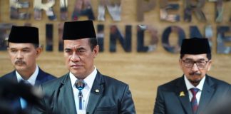 Kepala Bapanas Salurkan Rp 100 Miliar untuk Korban Gempa NTT Kepala Badan Pangan Nasional (Bapanas), Andi Amran Sulaiman
