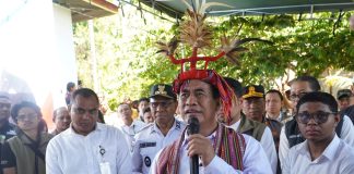 Mentan Amran Gerakkan Bantuan 5.386 Ton Beras untuk Warga Terdampak Gempa NTT Menteri Pertanian sekaligus Kepala Badan Pangan Nasional (Bapanas) Andi Amran Sulaiman
