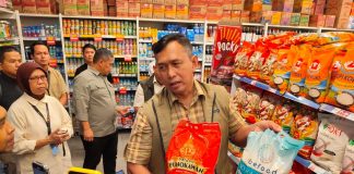 Direktur Utama Perum Bulog Ahmad Rizal Ramdhani