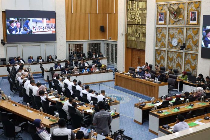 Komisi IV DPR RIalam rapat kerja bersama Menteri Pertanian