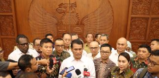 Mentan Amran Siapkan 2 Juta Hektare Tebu, Singkong, Jagung untuk Bioetanol Menteri Pertanian Andi Amran Sulaiman