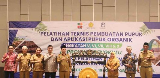 BPDP, Ditjenbun, dan PT CWE Perkuat Kompetensi Petani Sawit Bengkulu Lewat Pelatihan Pupuk Organik