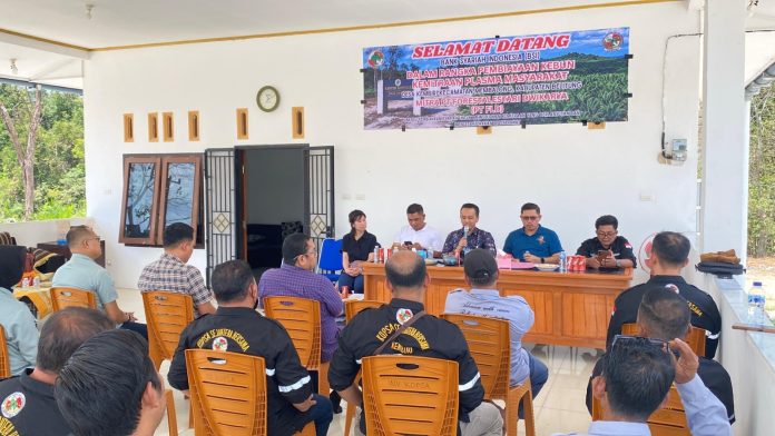 petani-peremajaan-sawit-rakyat Peremajaan sawit rakyat