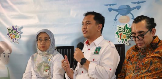 Pengurus Pusat Kesatuan Aksi Mahasiswa Muslim Indonesia (KAMMI), Aulia Furqon