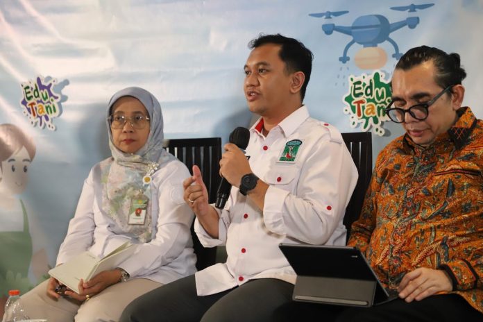 Pengurus Pusat Kesatuan Aksi Mahasiswa Muslim Indonesia (KAMMI), Aulia Furqon