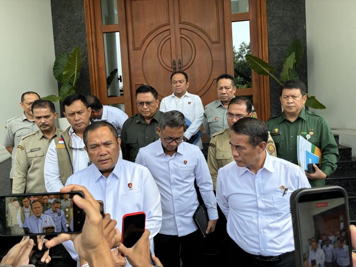 Kepala Badan Reserse Kriminal (Bareskrim) Polri Asep Safrudin, bertemu dengan Menteri Pertanian Andi Amran Sulaiman